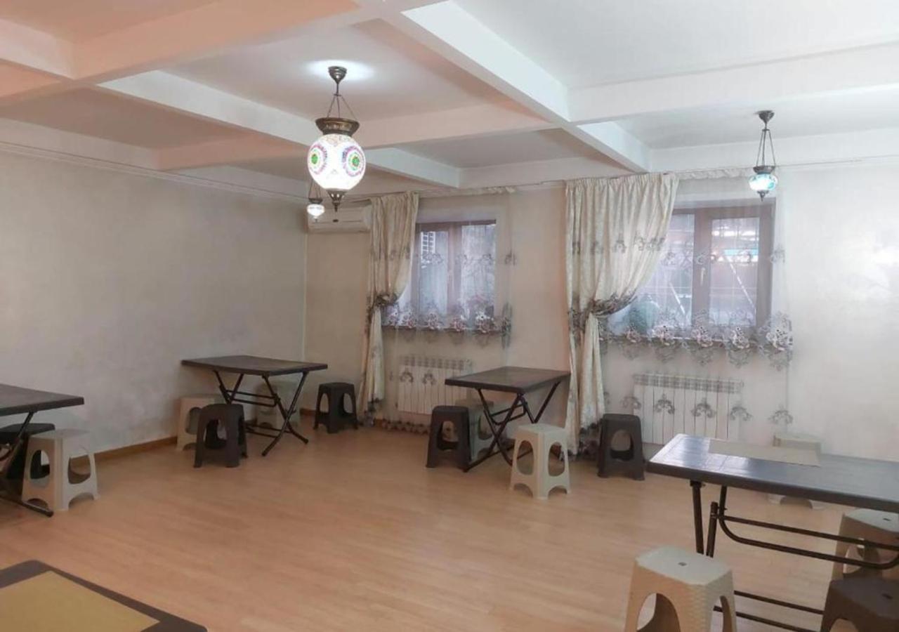 Room Hostel Dostyk Almati Kültér fotó