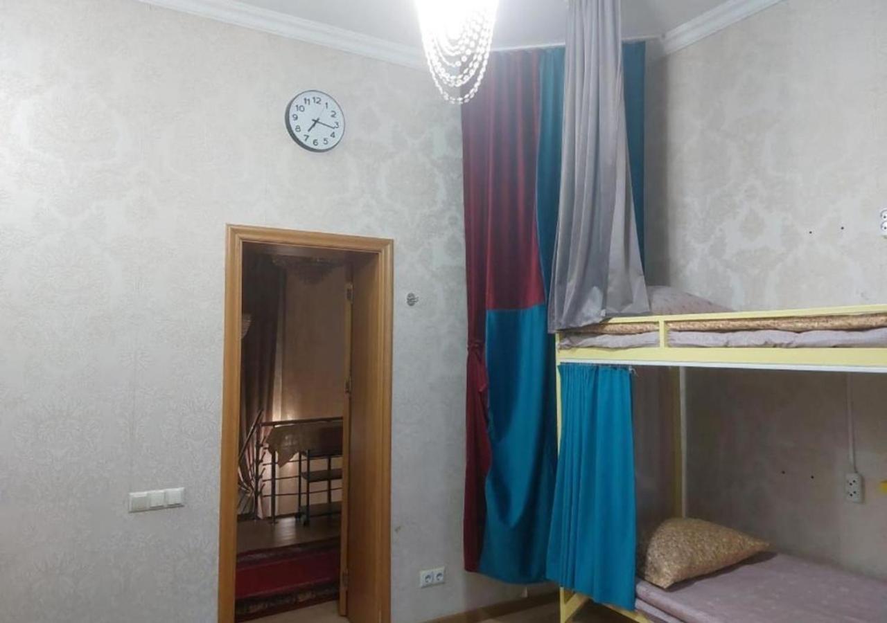 Room Hostel Dostyk Almati Kültér fotó